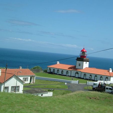 Moradias Estacao Radio Naval , Moradia Vila Do Porto Lajes das Flores Ngoại thất bức ảnh