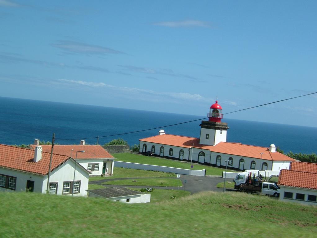 Moradias Estacao Radio Naval , Moradia Vila Do Porto Lajes das Flores Ngoại thất bức ảnh